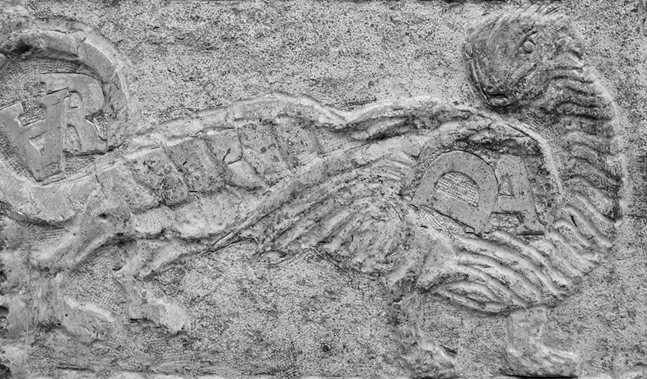 Mosaic amb un drac a Can Rabassa. Itinerari per Santa Susanna. Maresme
