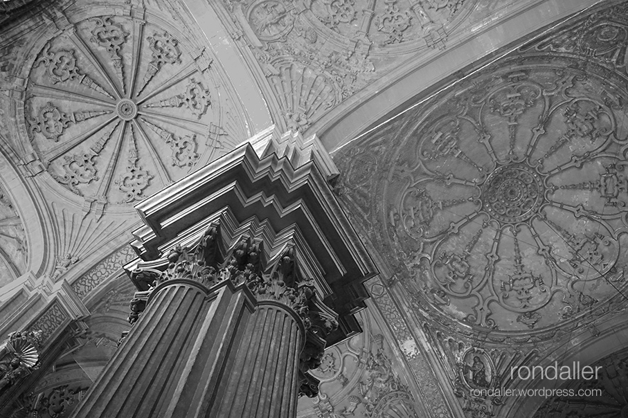 Relleus al sostre de la catedral de la Encarnación de Màlaga.