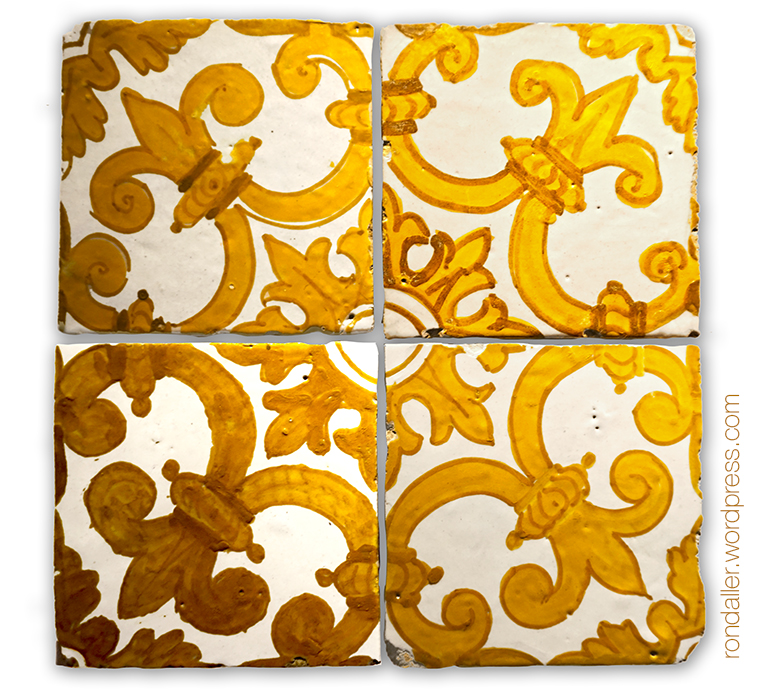 Rajola amb un motiu modular de tons grocs, del segle XVII.